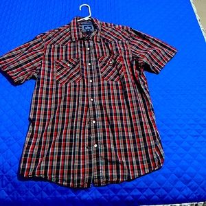 Old Navy Men’s SS button down, size large, multi plaid color.